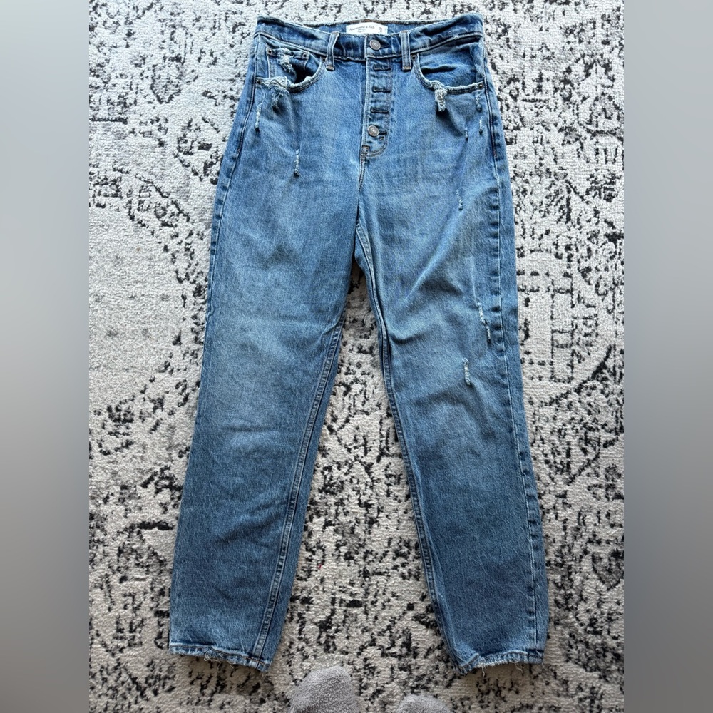 Abercrombie & Fitch Mom High-Rise Blue Jeans